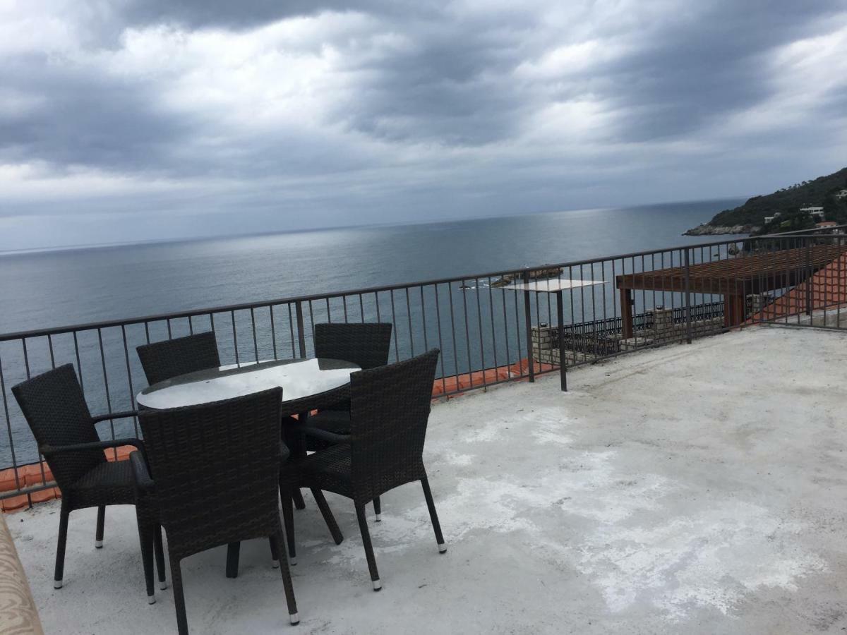 Apartments Gusar Улцинь Экстерьер фото